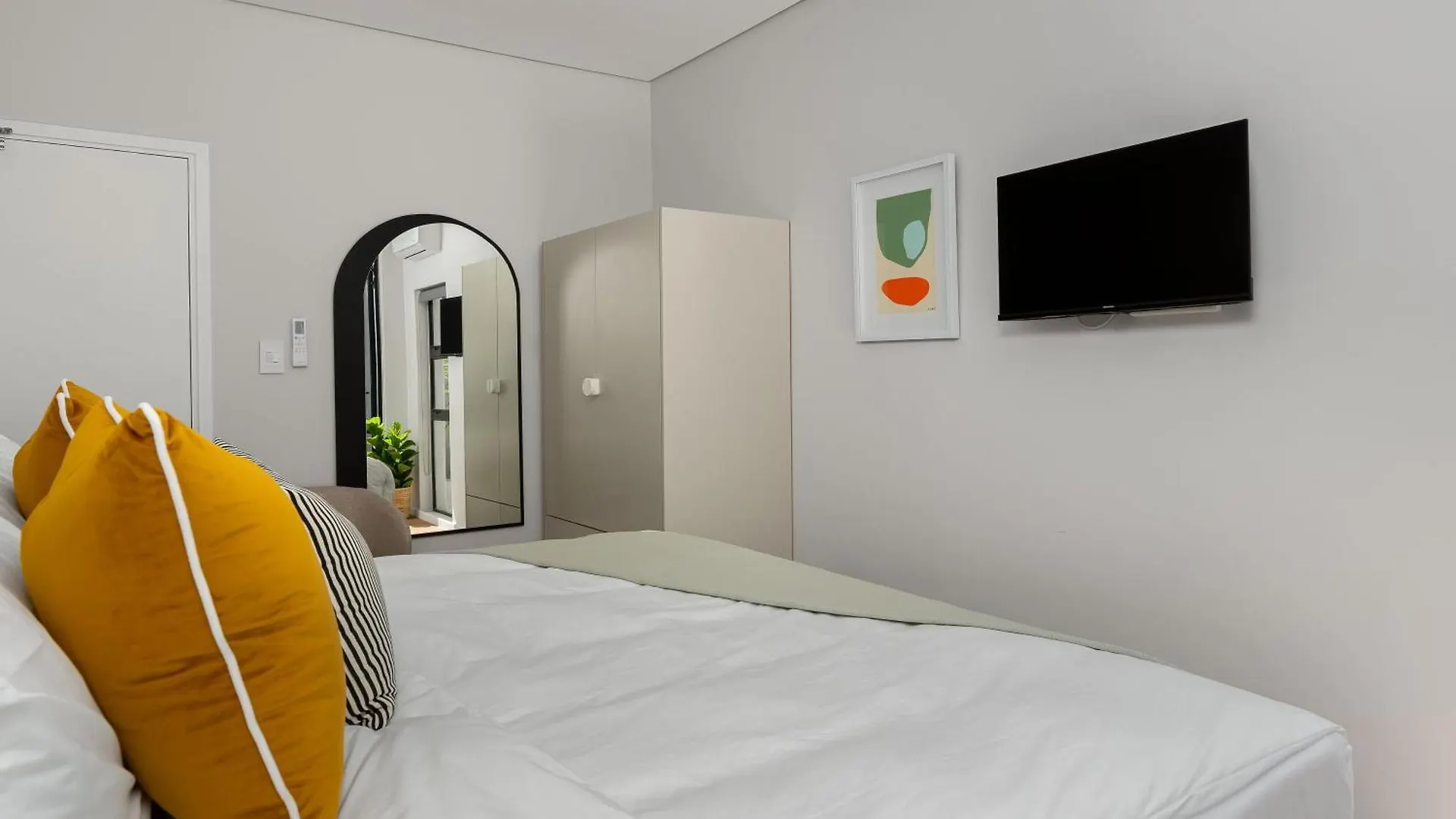 Neighbourgood 1St Crescent Hotel Cape Town