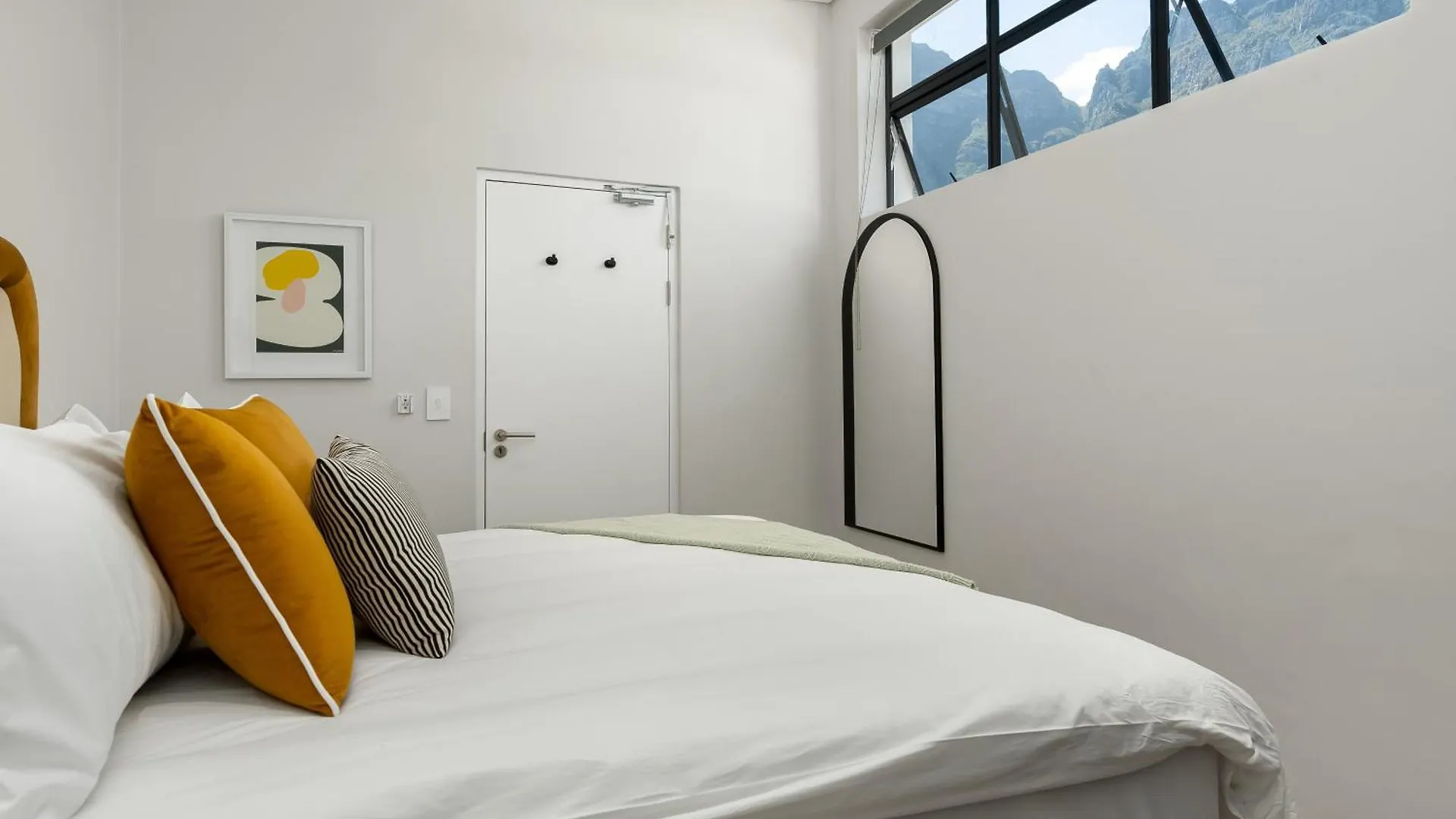 Neighbourgood 1St Crescent Hotel Cape Town